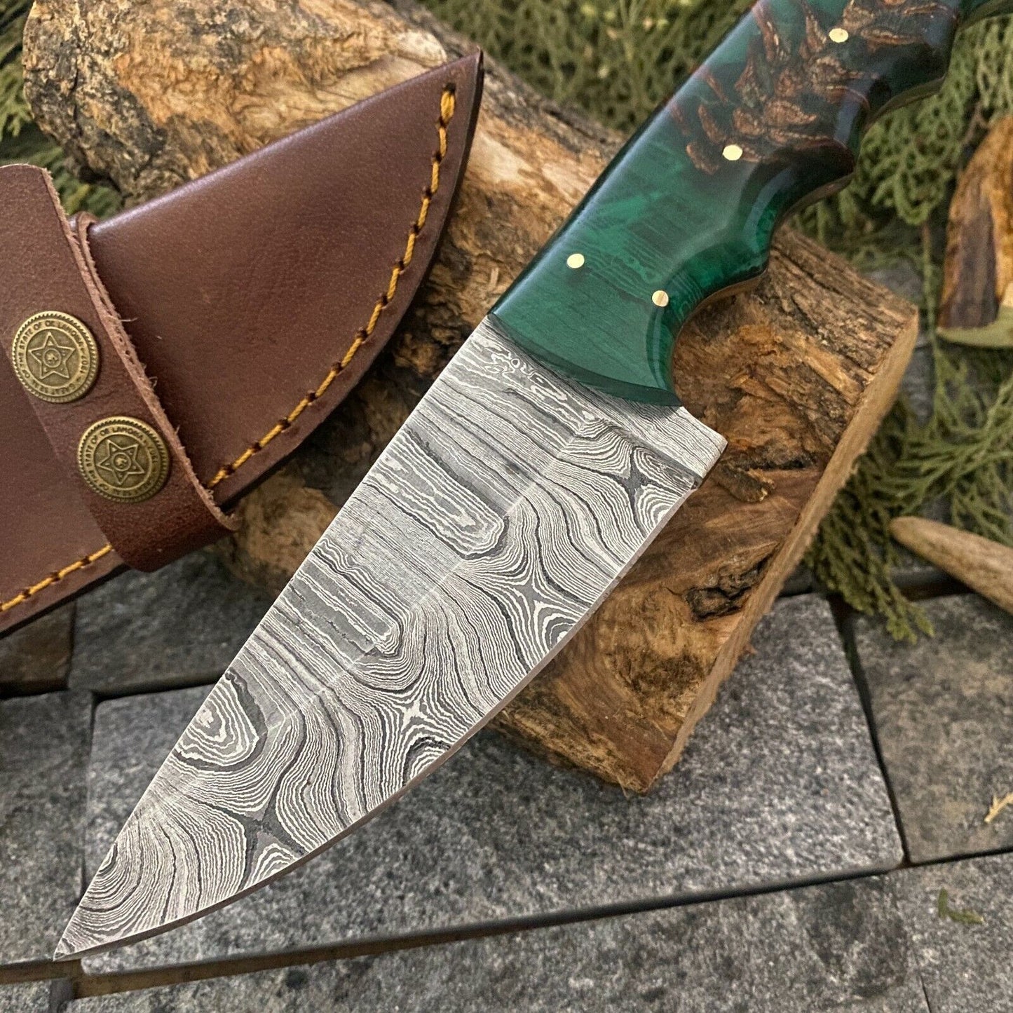 Damascus Bowie – Resin Handle, 9" Hand-Forged Blade with Leather Sheath