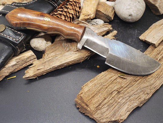 Hand Forged Damascus Steel EDC Hunting Tracker Knife | 9" | Rosewood Handle | Leather Sheath