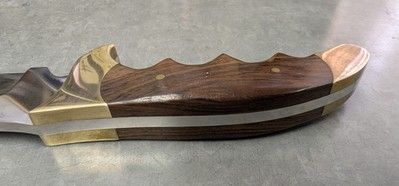 R7 Skinner Fixed Blade Knife – 9" Rosewood Handle with Brass Bolsters & Sheath