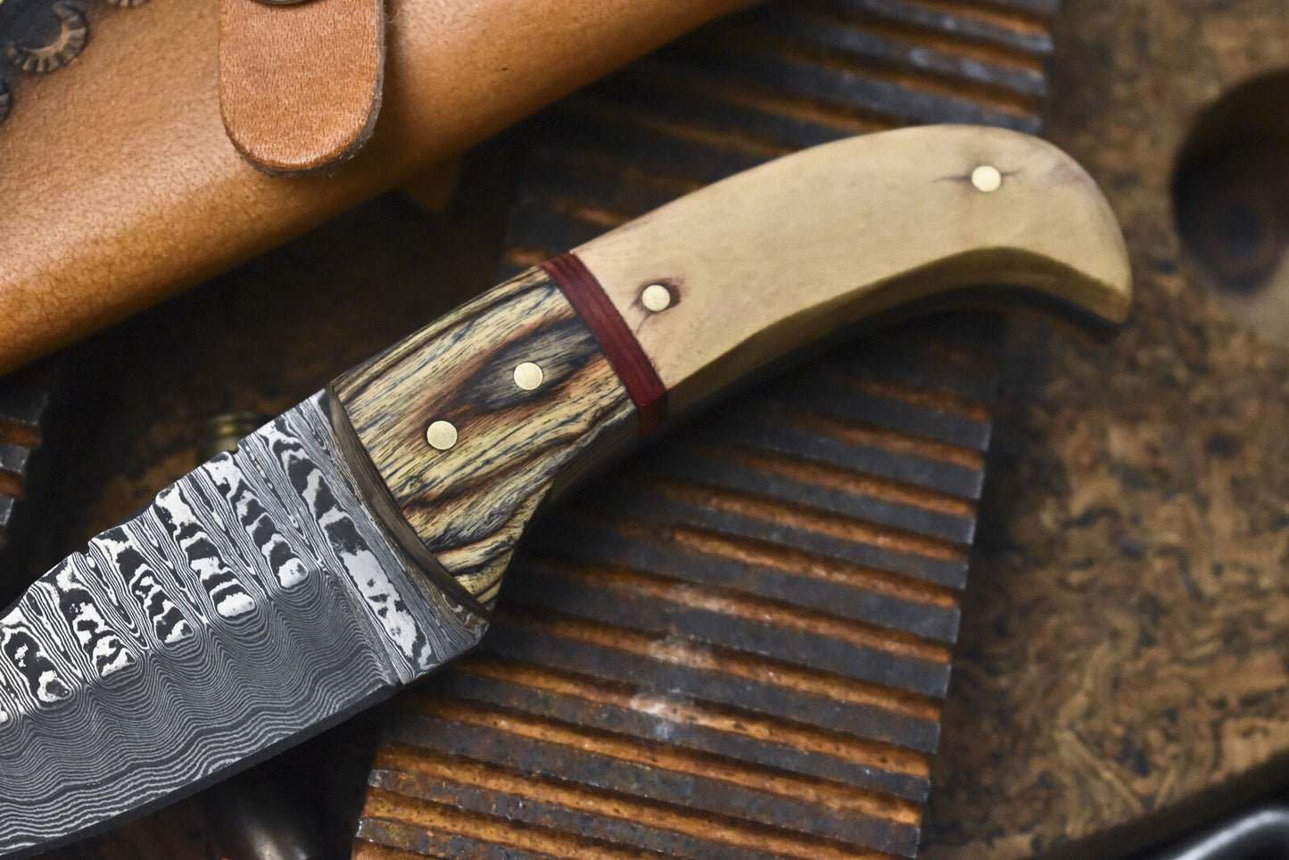 Handmade Ladder Pattern Damascus Skinner Knife – Olive Wood Handle with Wooden Bolster & Leather Sheath