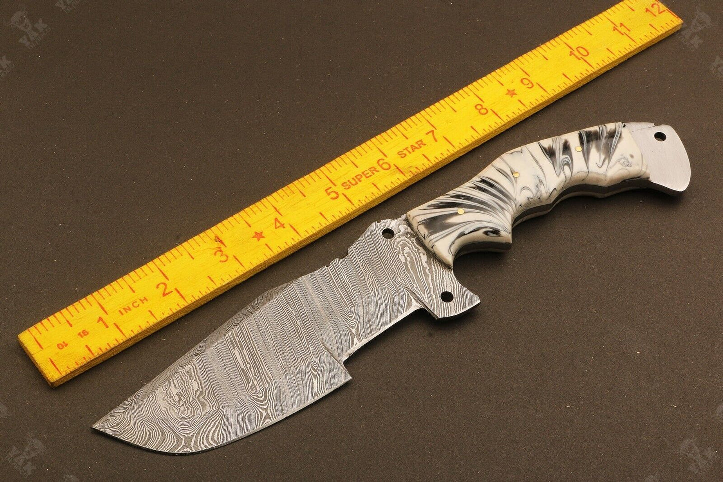 10.5" Hand Forged Ladder Damascus Steel Bowie Hunting Knife | Resin Handle