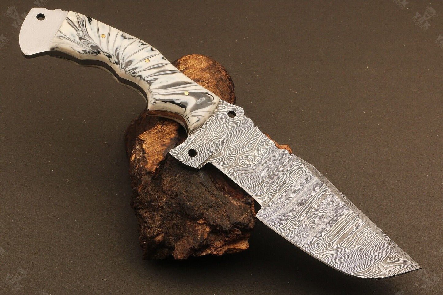 10.5" Hand Forged Ladder Damascus Steel Bowie Hunting Knife | Resin Handle