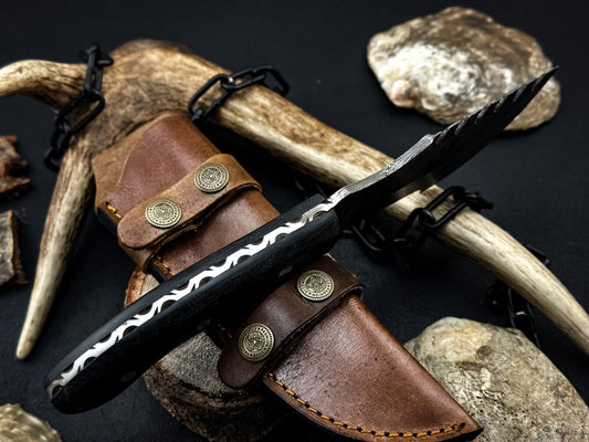Handmade Damascus Hunting Knife – Micarta Handle & Leather Sheath
