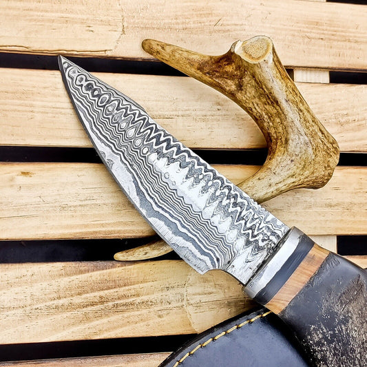 8.5" Custom Damascus Steel Bowie Knife – Ram Horn Handle