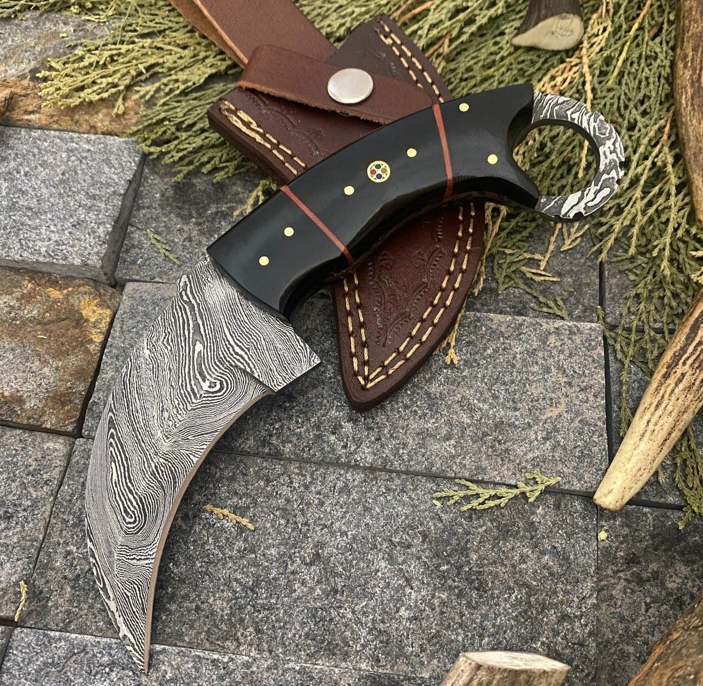 Damascus Karambit Bowie – 7" Handmade Hunting Knife with Bull Horn Handle & Leather Sheath