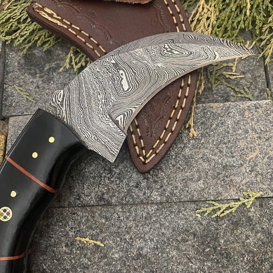 Damascus Karambit Bowie – 7" Handmade Hunting Knife with Bull Horn Handle & Leather Sheath