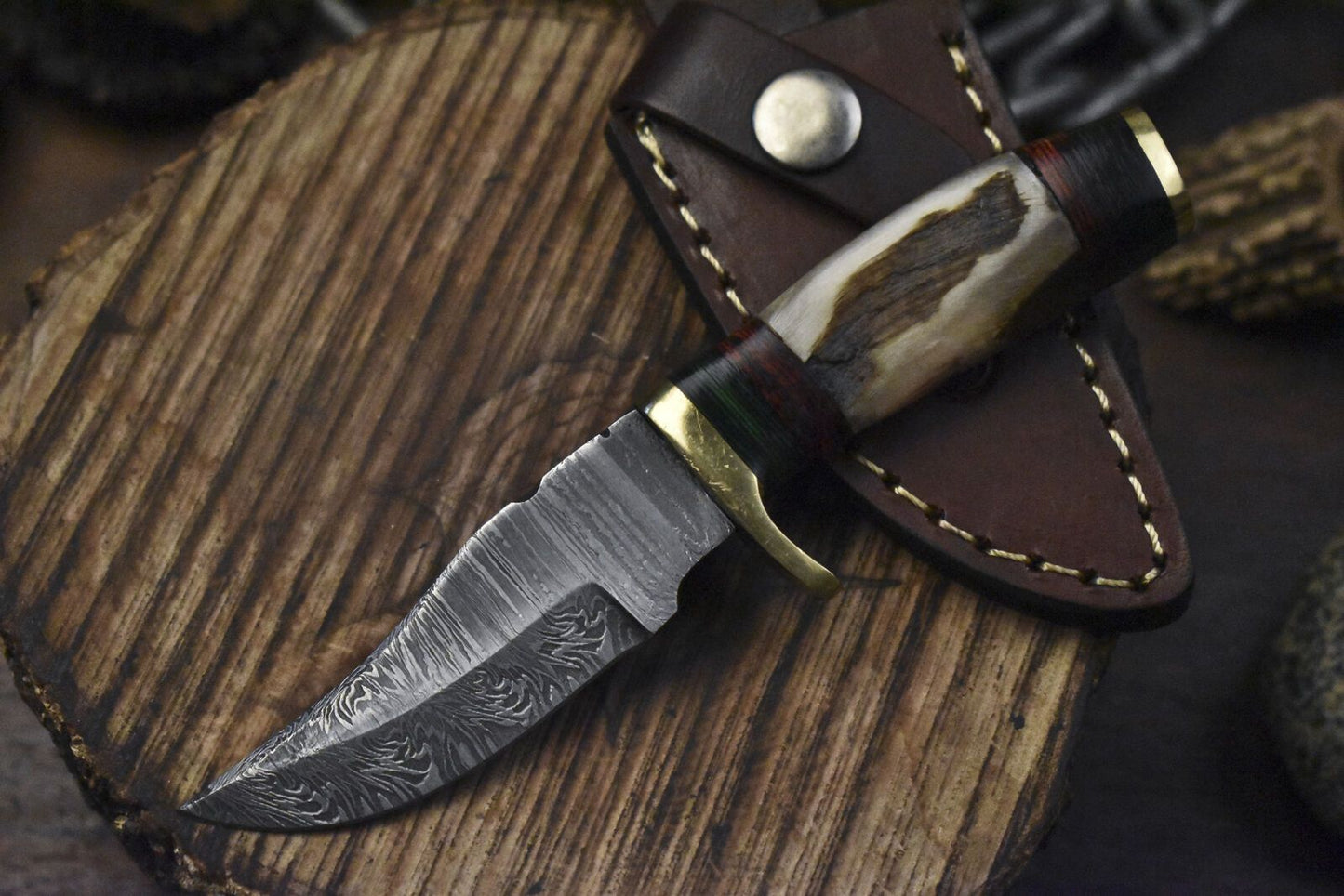 Twist Damascus Skinner Knife with Ram's Horn Handle – Hand Forged Custom Tactical Blade