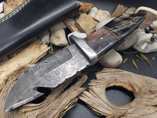 8" Hand Forged Damascus Steel EDC Skinner Hunting Knife | Ram Horn & Rosewood Handle | Leather Sheath