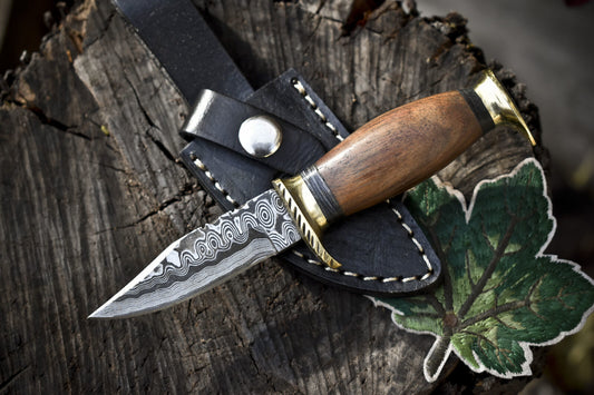 6 Inch Twist Damascus Skinner Knife Walnut Wood Brass Guard Compact EDC