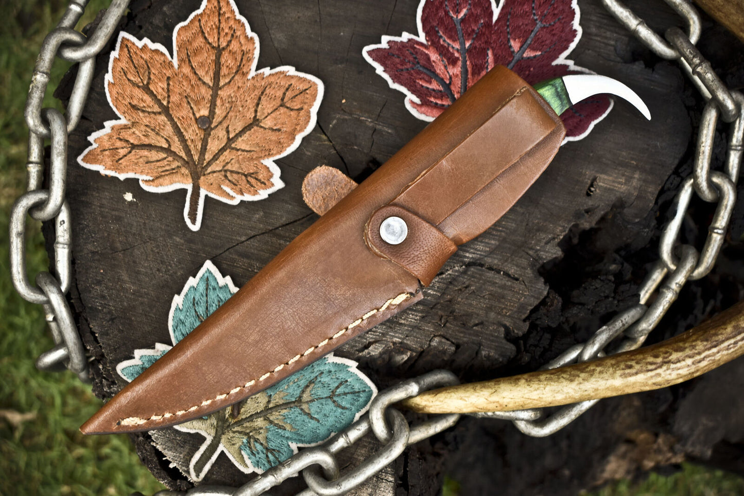 Hand Forged Damascus Skinner Knife Twist Pattern Hardwood Handle with Leather Sheath
