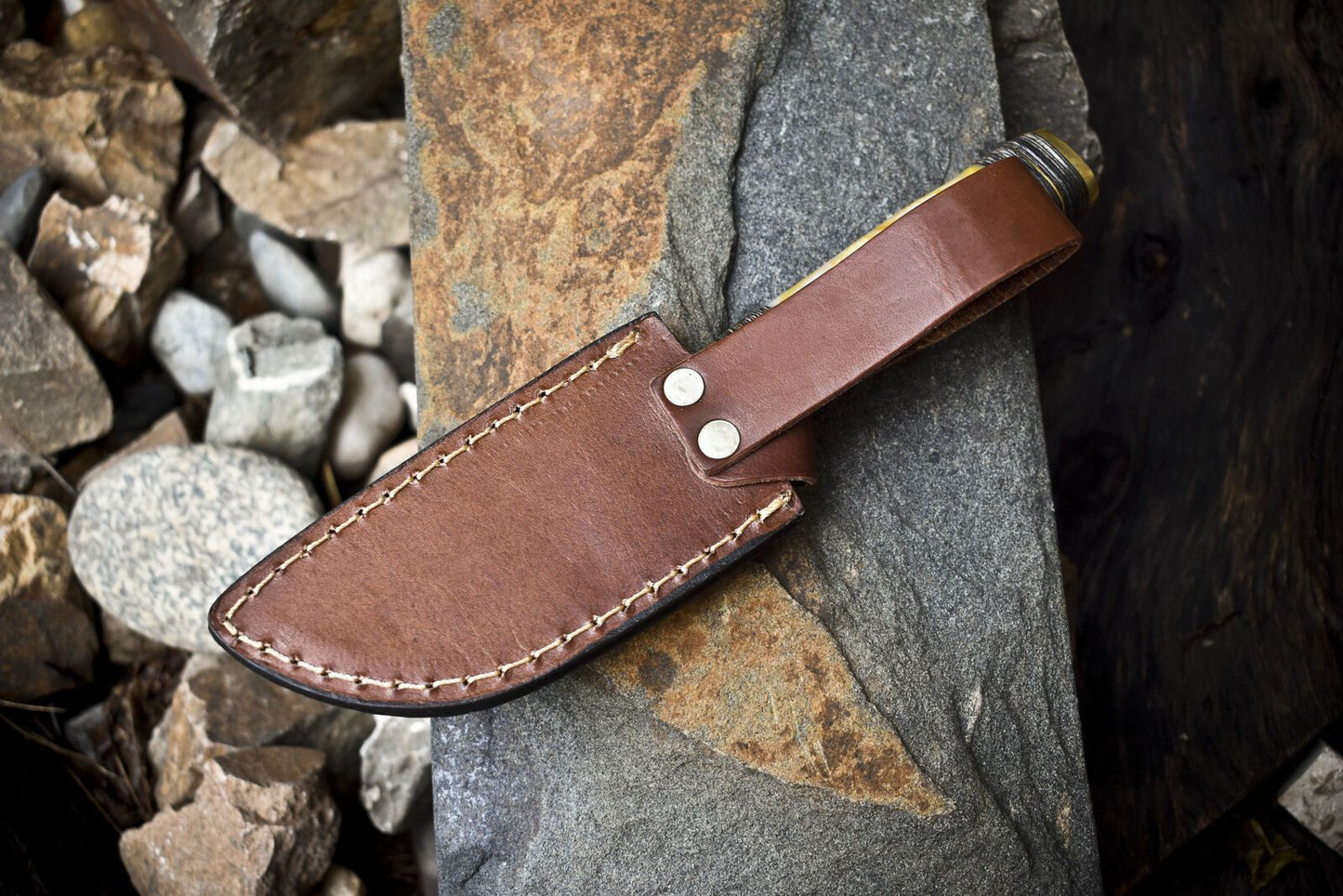 Twist Damascus Skinner Knife with Gut Hook and Corian Handle – Hand Forged Custom Hunting Tactical Knife