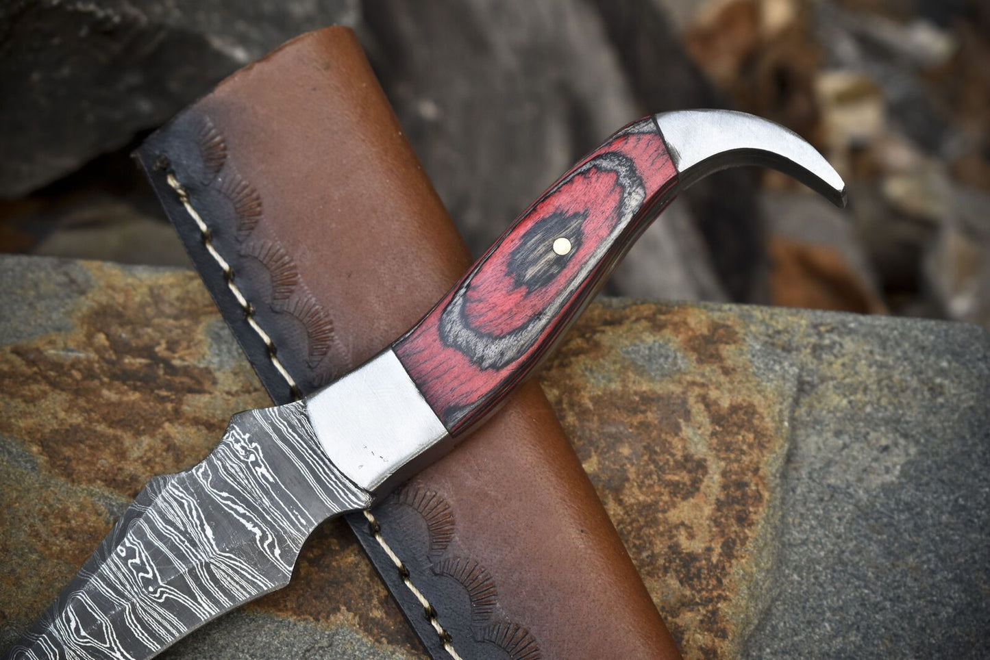 Hand Forged Damascus Skinner Knife Twist Pattern Hard Wood Outdoor Tool