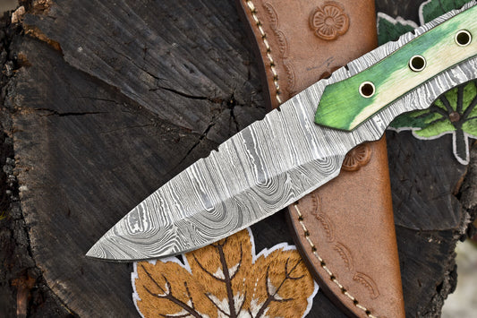 8" Twist Damascus Skinner Knife Hard Wood Handle Custom Forged Hunting Knife