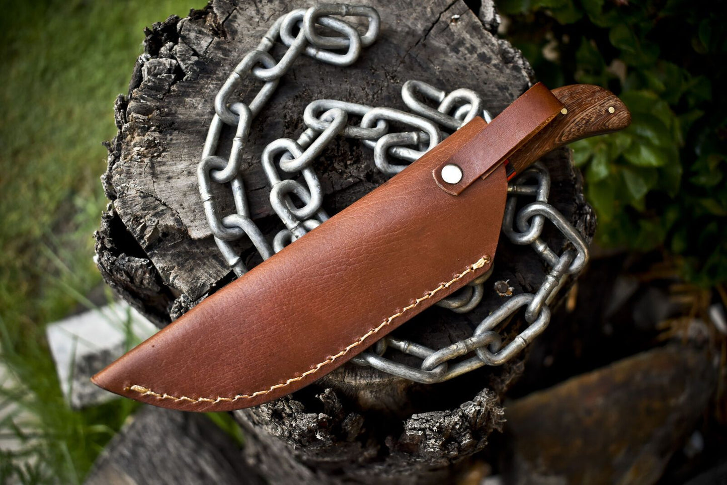 Twist Damascus Skinner Knife with Gut Hook and Walnut Wood Handle – Handmade Hunting Knife with Sheath