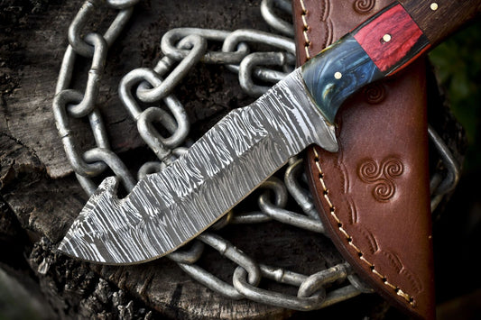 Twist Damascus Skinner Knife with Gut Hook and Walnut Wood Handle – Handmade Hunting Knife with Sheath