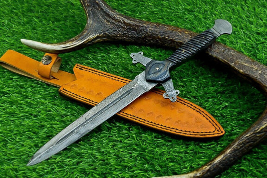 12.5 Inch Handmade Damascus Steel Hunting Bowie Dagger Knife with Hardwood Handle