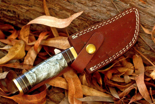 8" Handmade Damascus Hunting Knife – Resin & Brass Guard Handle