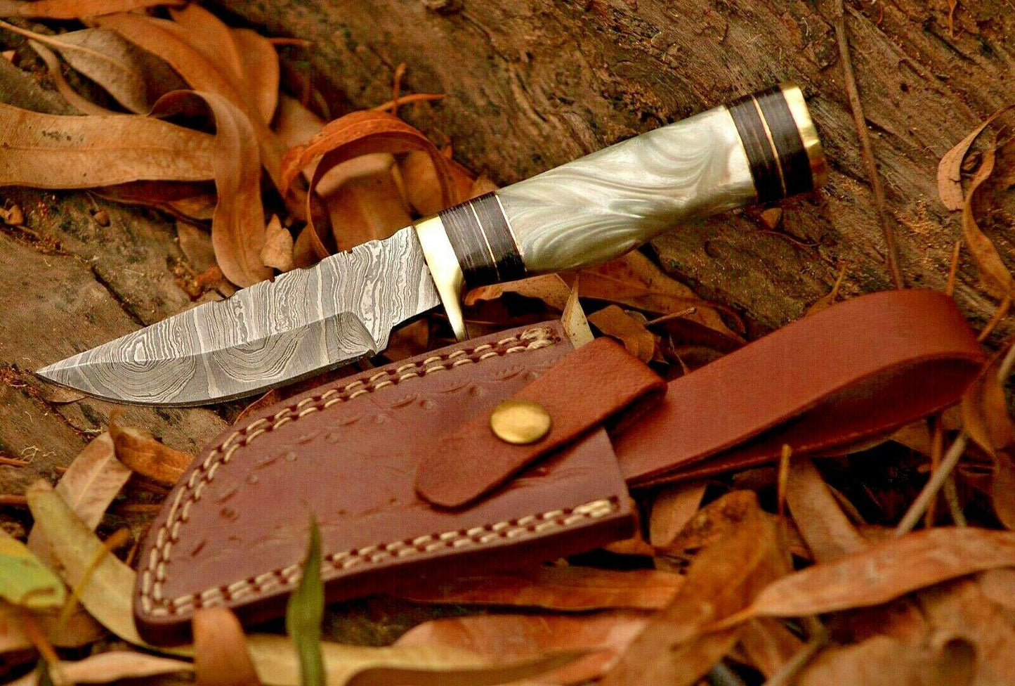 8" Handmade Damascus Hunting Knife – Resin & Brass Guard Handle