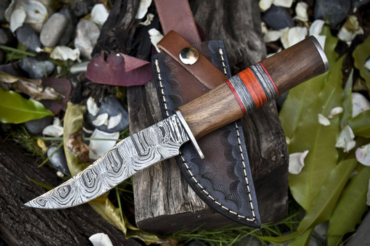 9.5 Inch Custom Handmade Twist Damascus Steel Hunting Skinner Knife Walnut Wood Handle with Leather Sheath