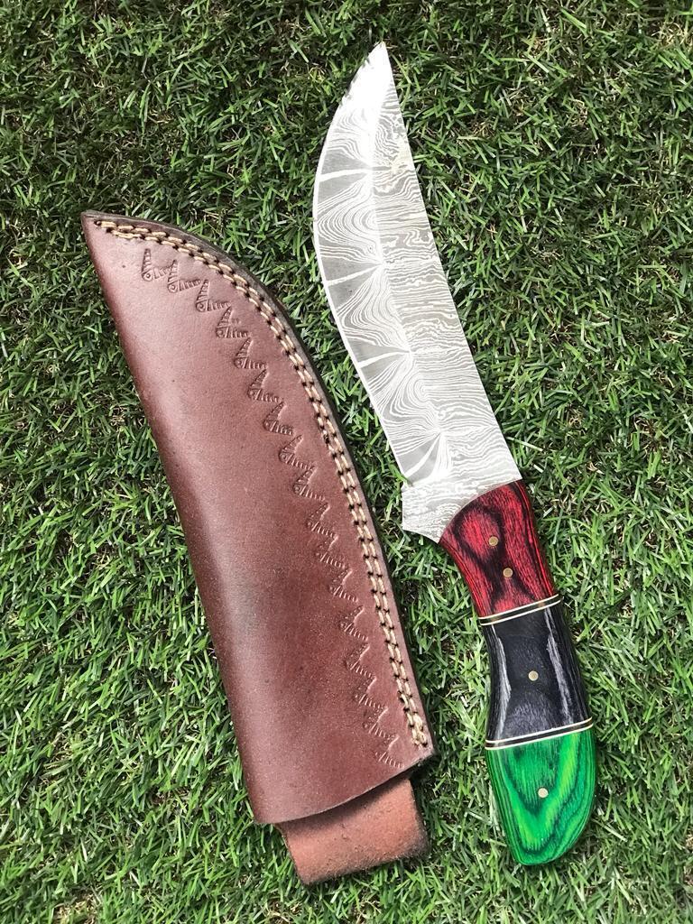 10.5" Custom Handmade Twist Damascus Steel Fixed Blade Hunting Bowie Knife with Leather Sheath