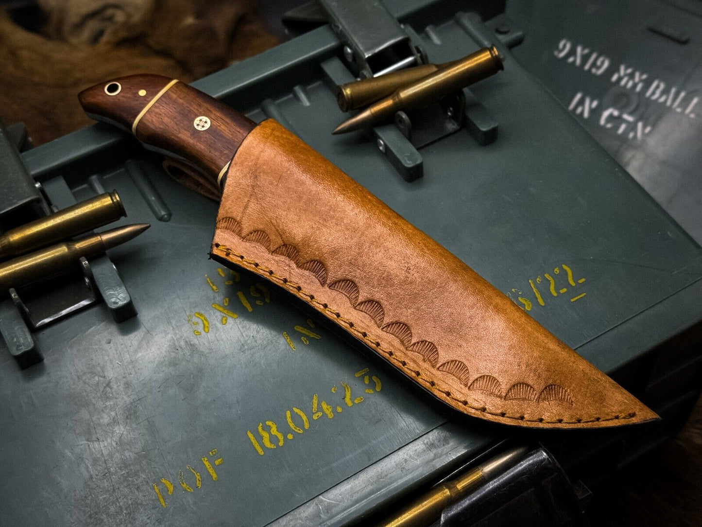 Handmade Damascus Steel Hunting Knife with Wood Handle and Cow Leather Sheath