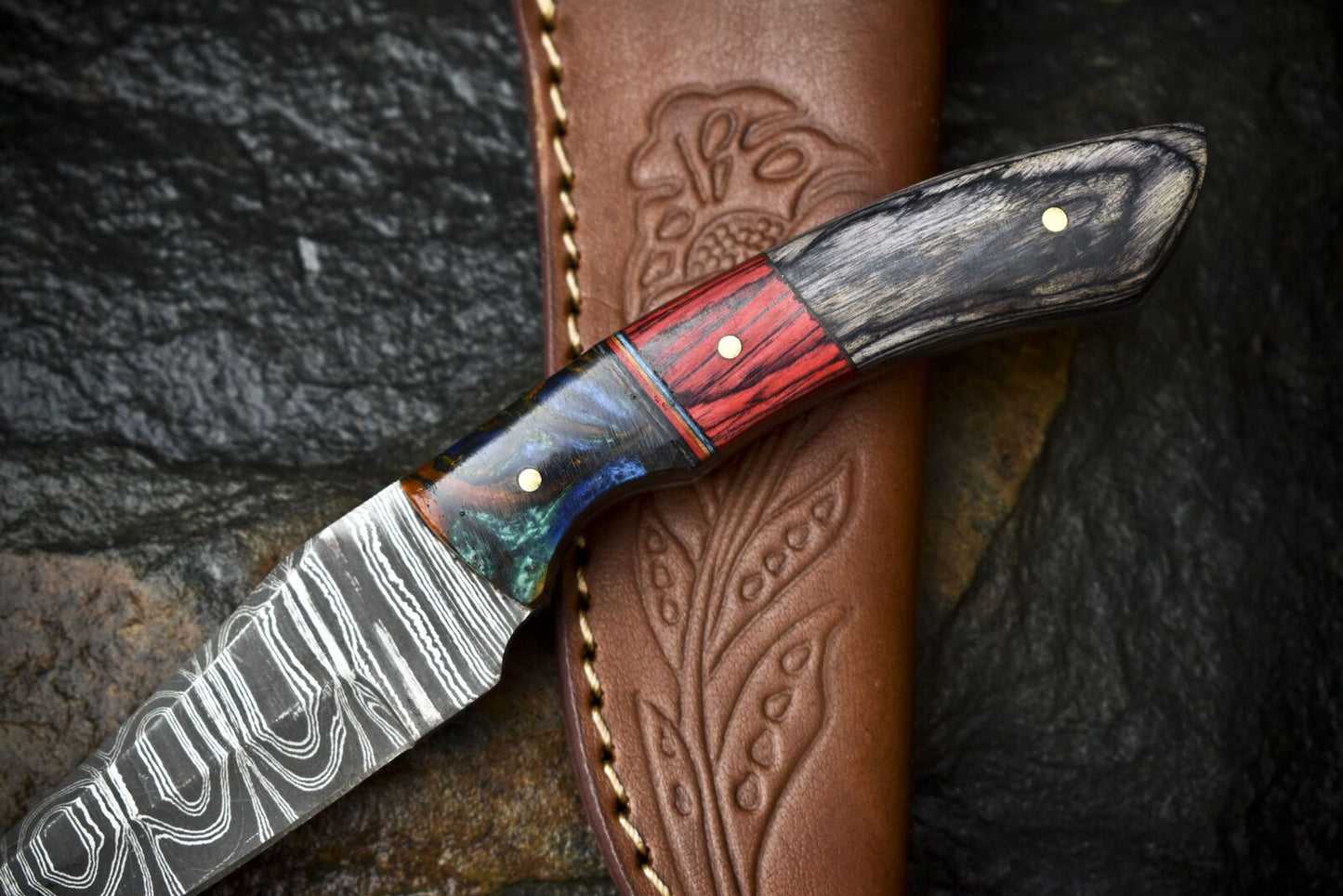 Hand Crafted Twist Damascus Skinner Knife Hard Wood Handle for Fishing and Hunting