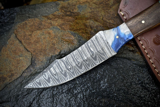 Custom Twist Damascus Skinner Knife with Walnut Wood Handle and Micarta Bolster – Premium Hunting Gift