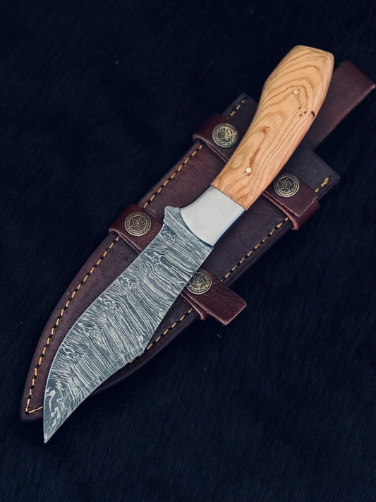 11" Twist Damascus Steel Bowie Knife – Wood Handle