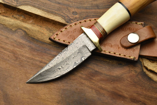 Custom Hunting Skinner Knife 8 Inch Damascus Bone Handle Brass Guard W/ Leather Sheath