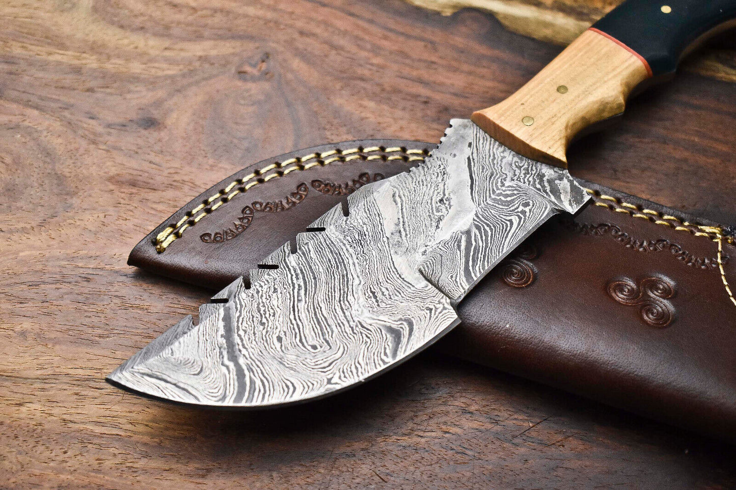 Rare Handmade Damascus Blade Camping Tracker Full Tang Knife with Leather Sheath