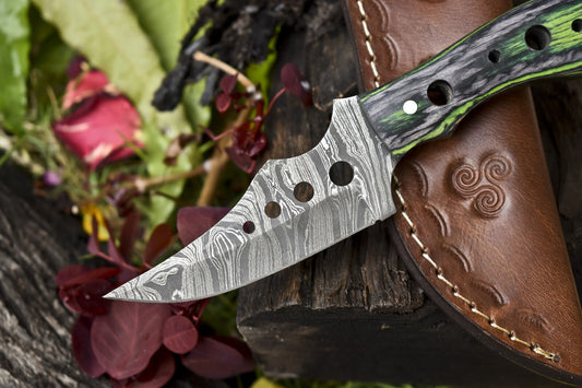 8.5" Twist Damascus Skinner Knife with Hardwood Handle for Hiking and Hunting