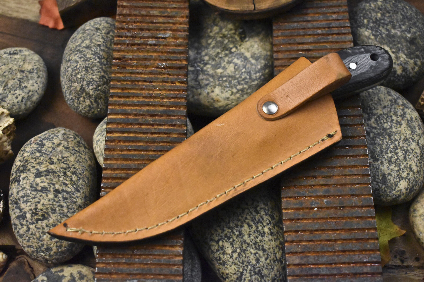 Forged Twist Damascus Skinner Knife with Hard Wood Handle 8 Inch Hunting Unique