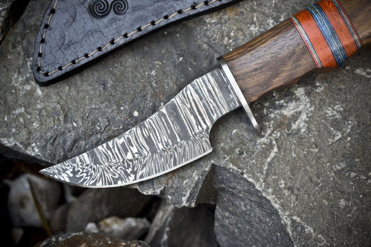 Hand Forged Twist Damascus Skinner Knife with Walnut Wood Handle for EDC
