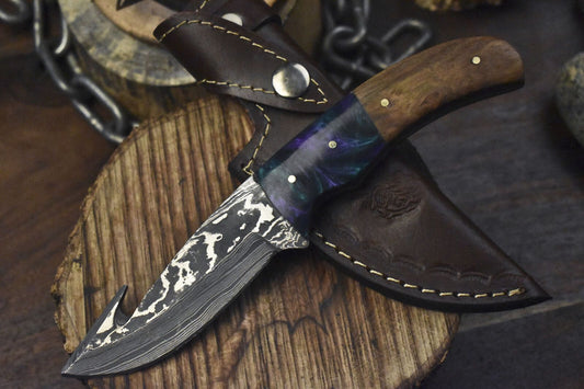 Custom Handmade Damascus Skinner Knife with Gut Hook – Twist Pattern Damascus Steel Skinner Hunting Knife Walnut Wood Handle & Sheath