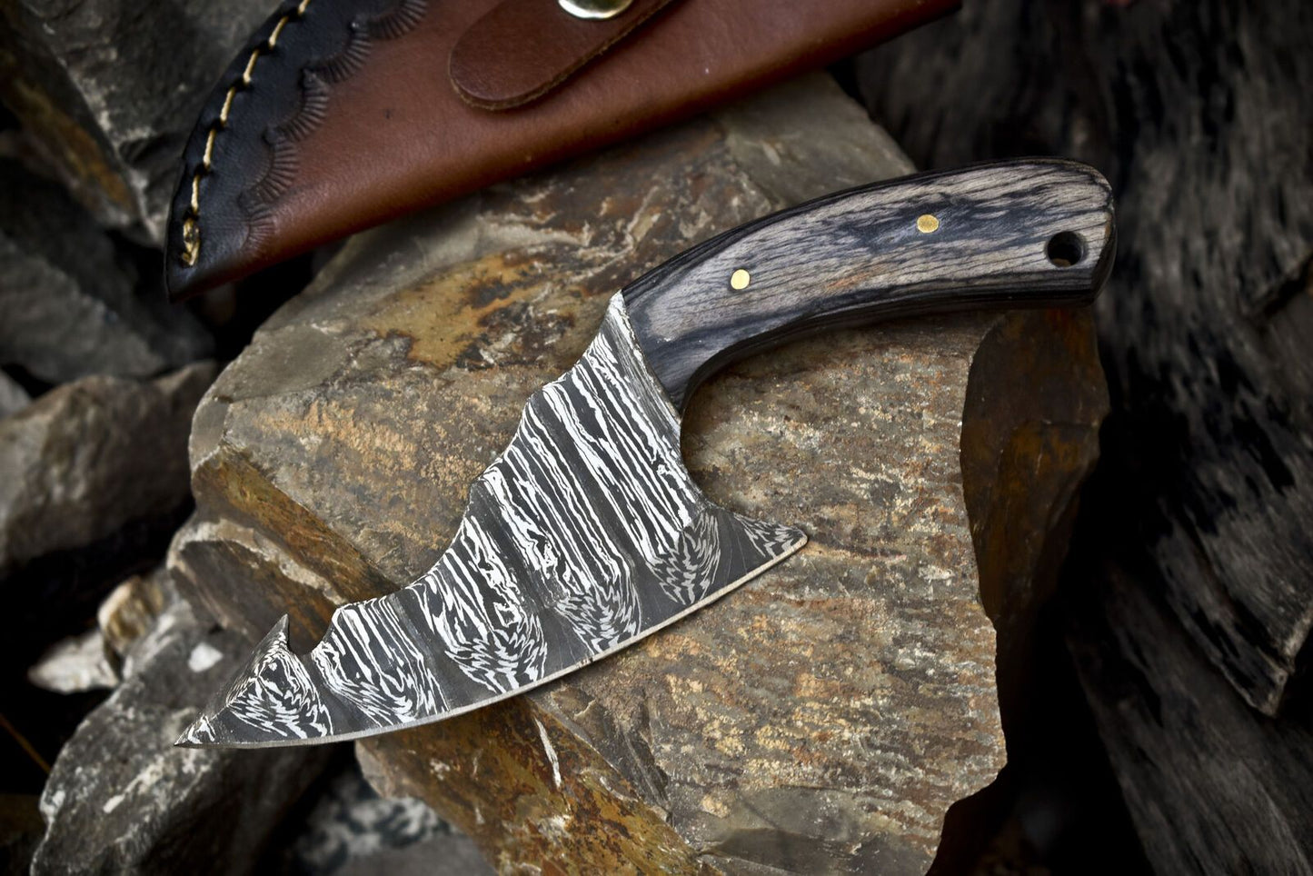 Twist Damascus Skinner Knife with Hardwood Handle – 7" Handmade Bushcraft Hunting Knife