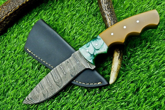9.0" Custom Handmade Damascus Steel Bowie Knife – Resin Handle & Leather Sheath