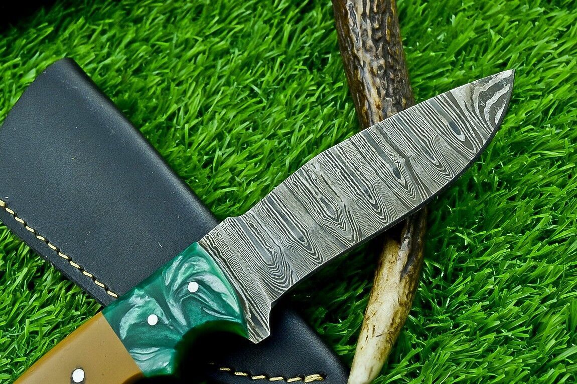 9.0" Custom Handmade Damascus Steel Bowie Knife – Resin Handle & Leather Sheath