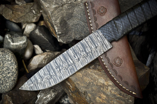 Twist Damascus Skinner Knife with Paracord Wrapped Wootz Handle – 12" Handmade Fixed Blade for Hunting