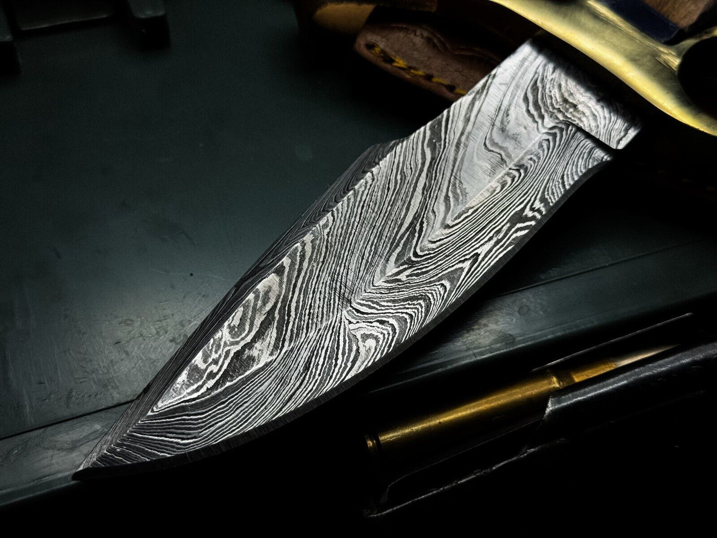 Handmade Damascus Bowie Knife – Full Tang Hunting Blade with Twist Hardwood Handle & Sheath | Heritage Forge