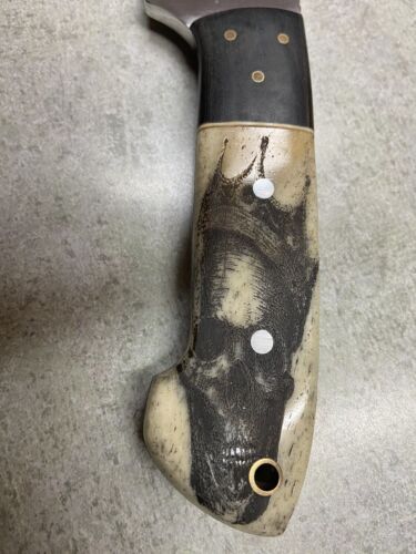 Handmade Skull Skinner Knife – Mirror Polished D2 Steel Blade with Camel Bone Handle & Leather Sheath