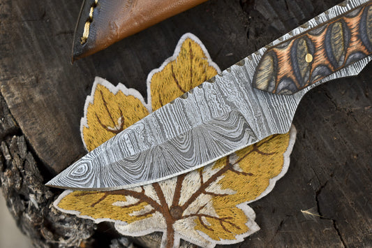 Compact Handmade Twist Damascus Skinner Knife with Hardwood Handle for Outdoor Use