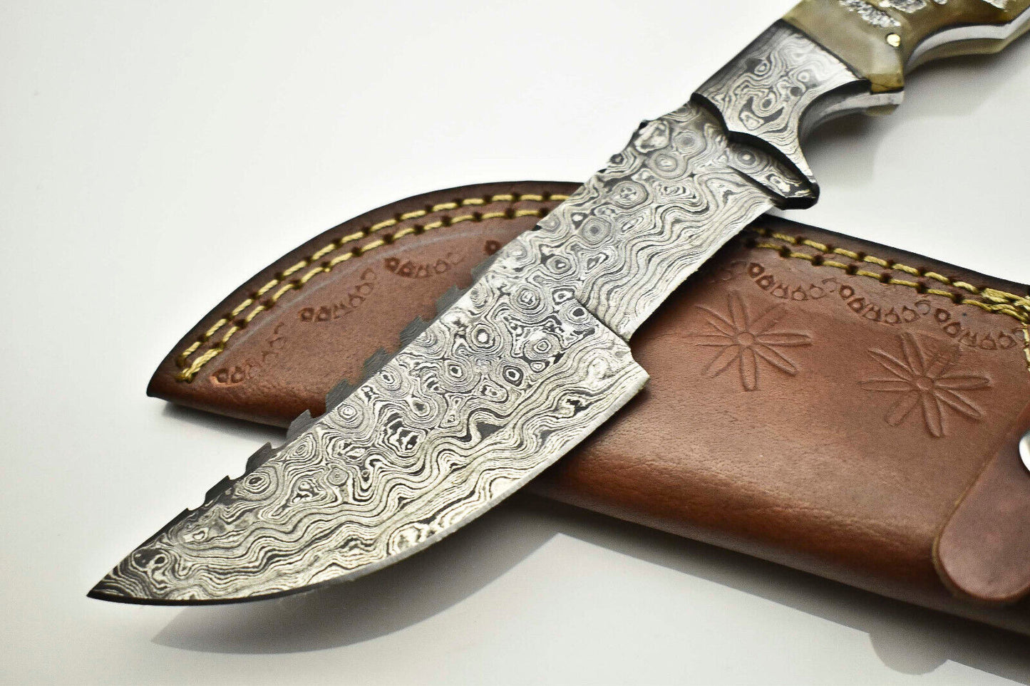 Handmade Damascus Tracker Knife | Ram’s Horn Handle & Leather Sheath