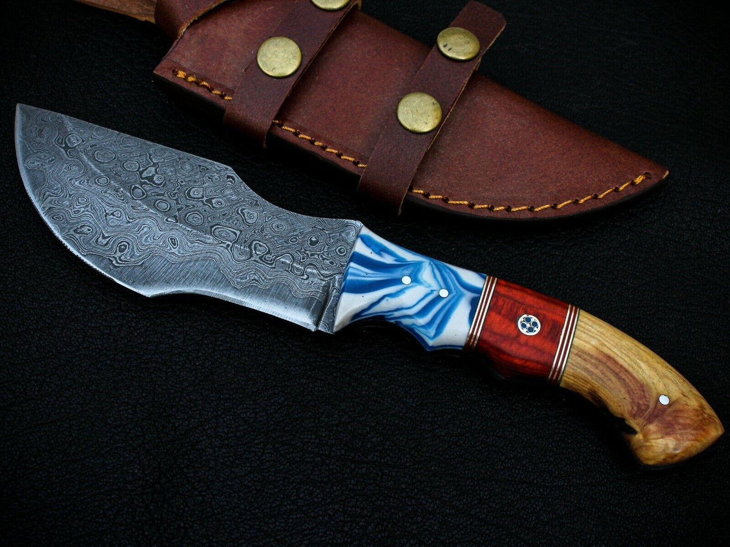 Handmade Hand-Forged Damascus Steel Tracker Hunting Knife – Fixed Blade, Full Tang, Leather Sheath
