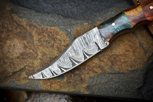 Twist Damascus Skinner Knife Hardwood Handle Compact Handmade Hunting Tool