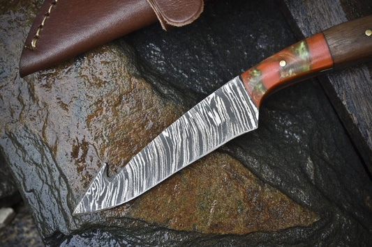 Twist Damascus Skinner Knife with Gut Hook – Custom Handmade Hunting Knife