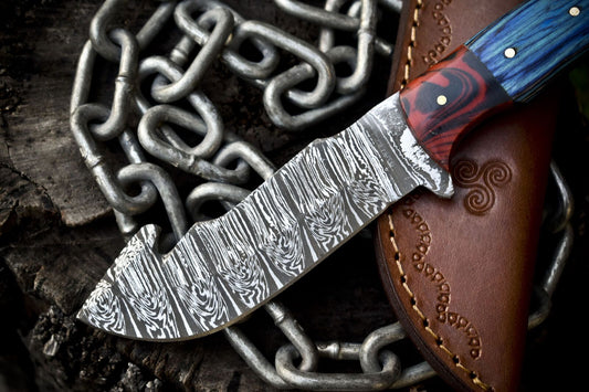 Twist Damascus Skinner Knife with Gut Hook and Hardwood Handle – Custom Hunting Knife with Decorative Finish and Sheath