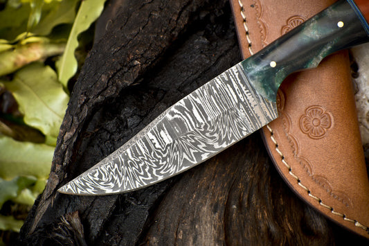 Twist Damascus Skinner Knife with Corian Handle – Limited Edition Hunting Blade
