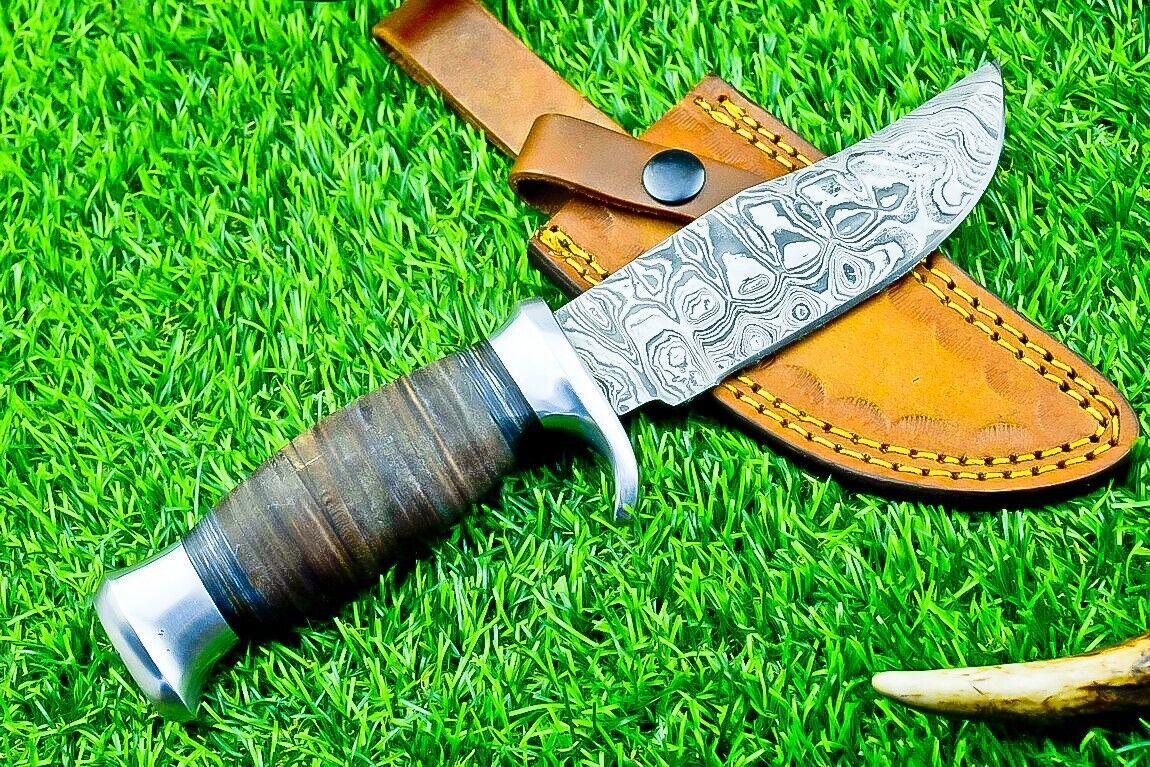 9.5 Inch Damascus Steel Bowie Knife with Leather and Hardwood Handle