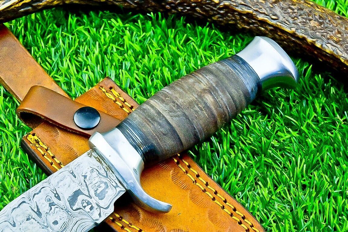 9.5 Inch Damascus Steel Bowie Knife with Leather and Hardwood Handle