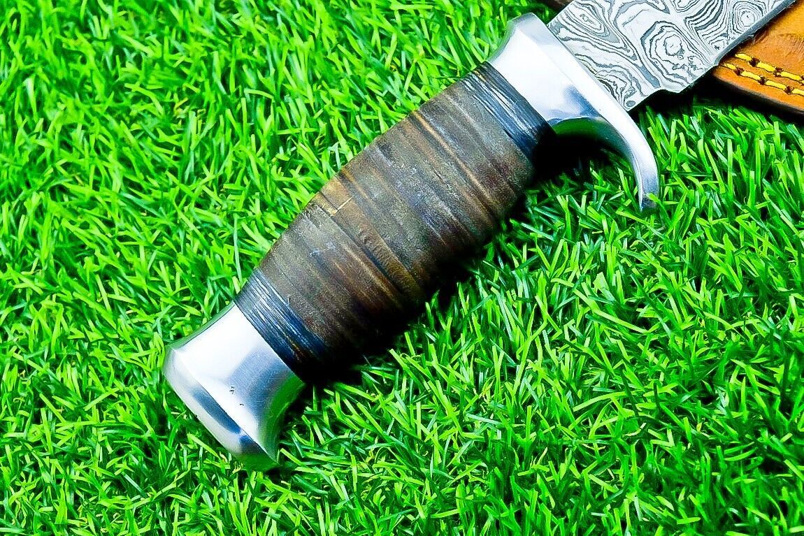 9.5 Inch Damascus Steel Bowie Knife with Leather and Hardwood Handle